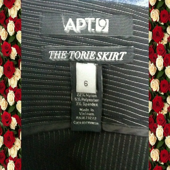 APT. 9 "THE TORIE PENCIL PINSTRIPE SKIRT NWT🌠🌠🌠 - Picture 3 of 3